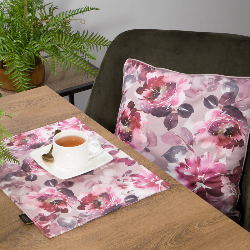 DYEAGh9?size=1600&mt=X8StBtH3PV84EyV