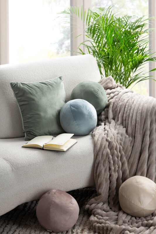 lN1xRul?size=1600&mt=X8StBtH3PV84EyV